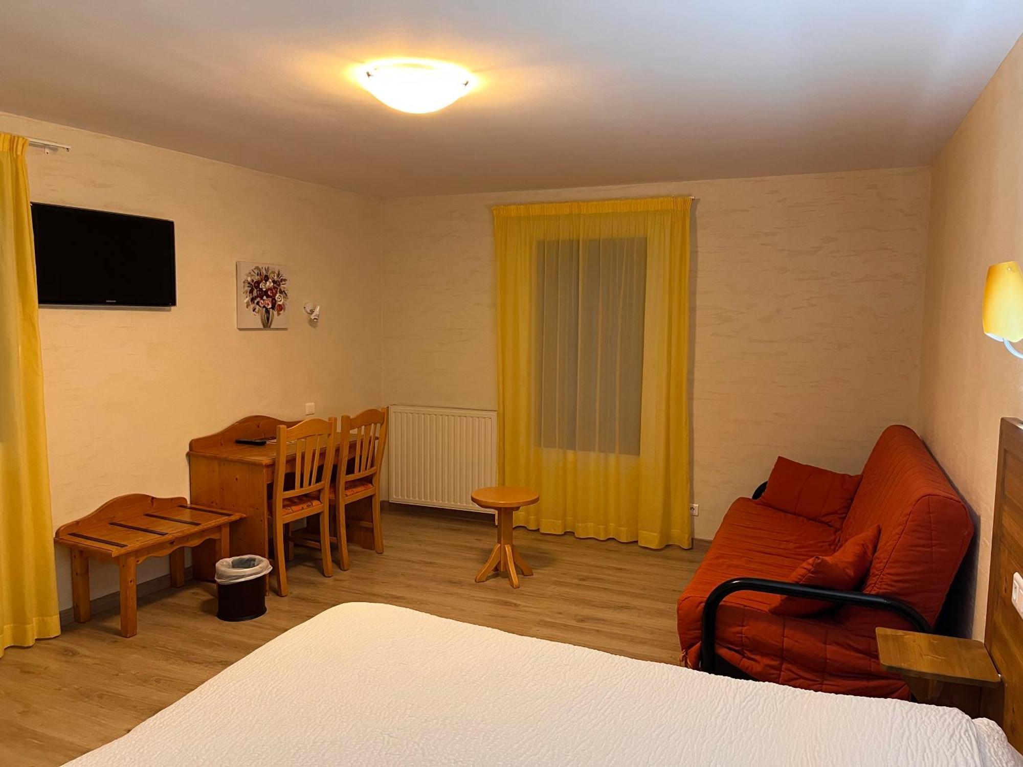 Lanarce Logis Hotel Spa Restaurant Le Provence מראה חיצוני תמונה