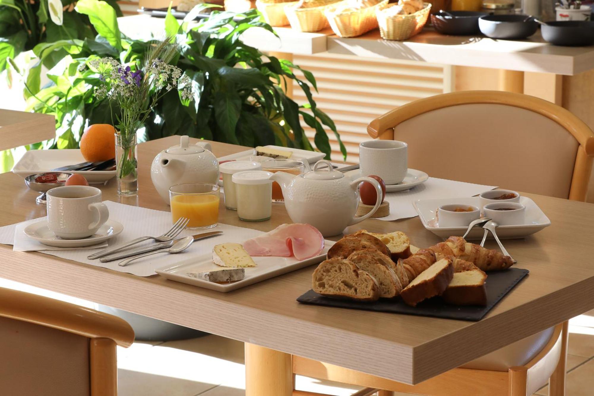 Lanarce Logis Hotel Spa Restaurant Le Provence מראה חיצוני תמונה