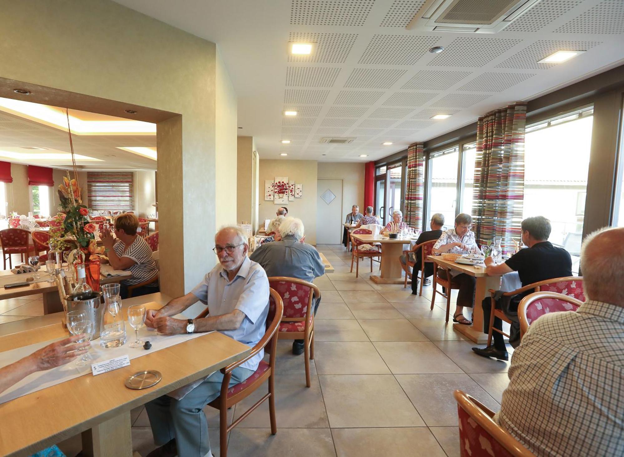 Lanarce Logis Hotel Spa Restaurant Le Provence מראה חיצוני תמונה
